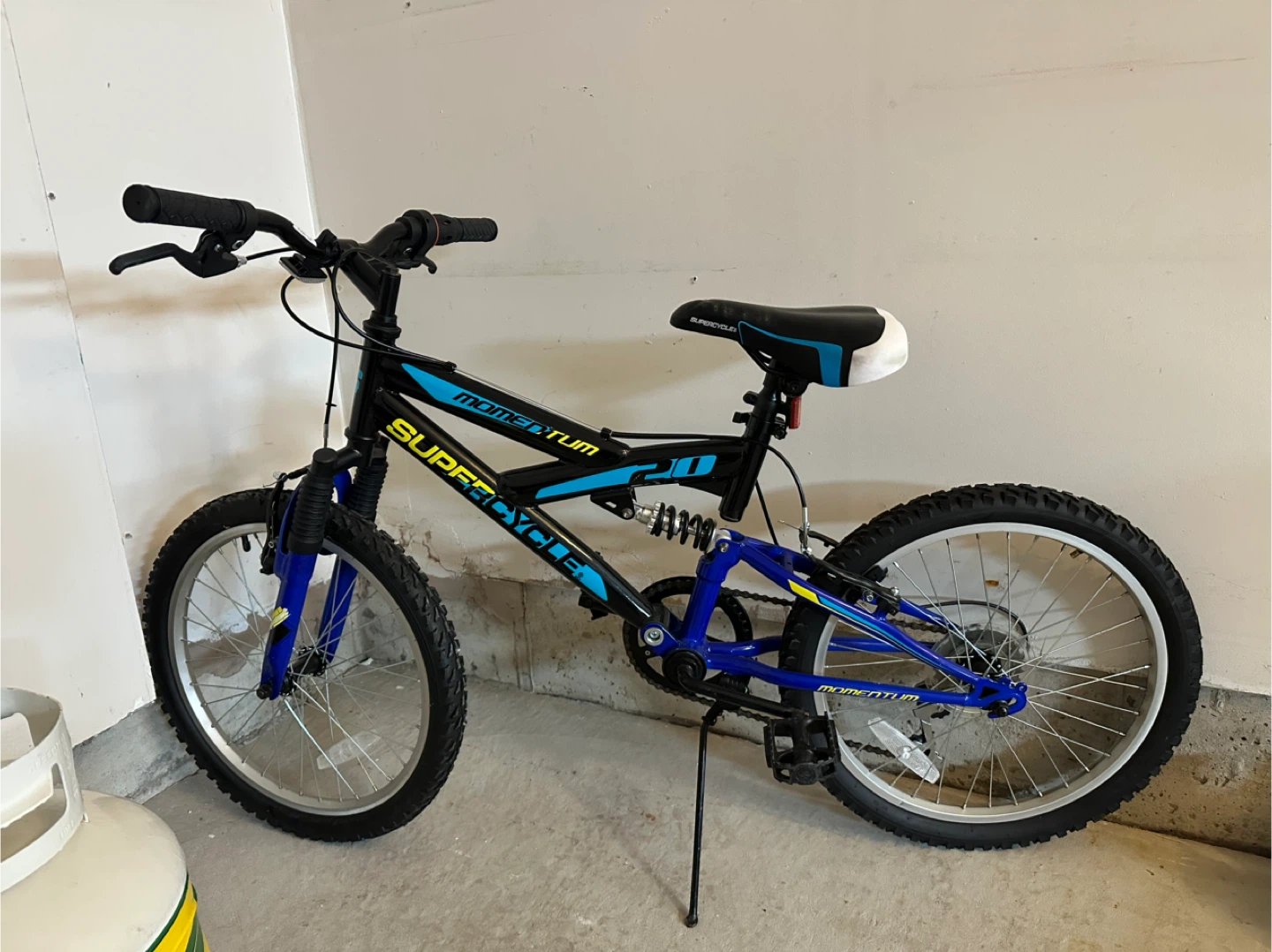 Supercycle Momentum 2.0 Kids Bike - Blue/Black