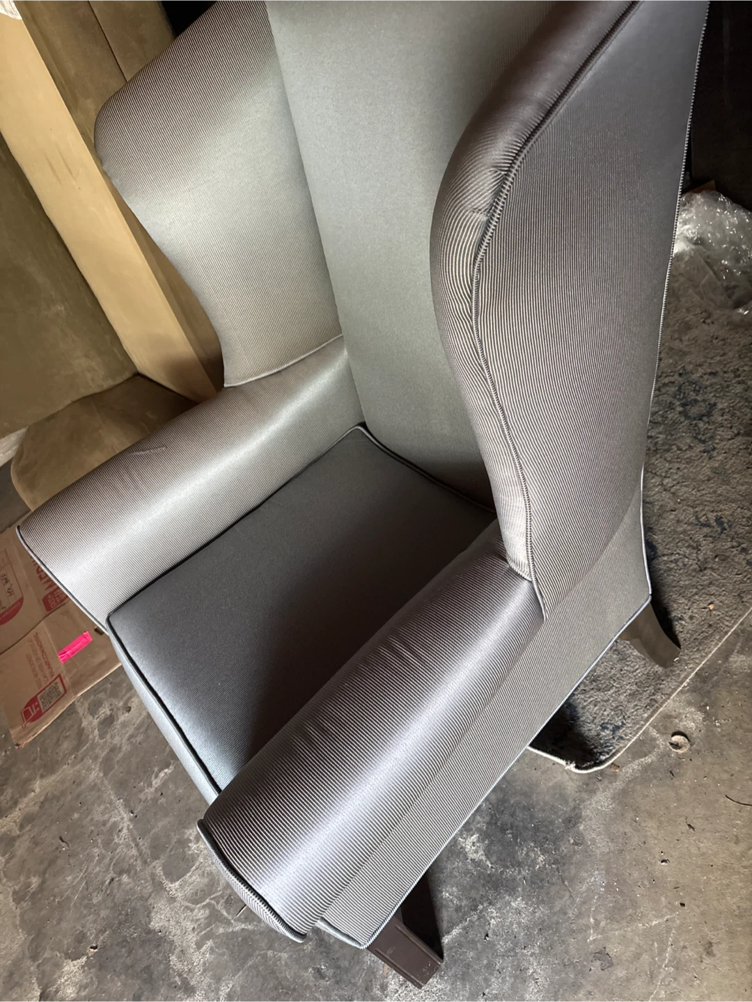 1 silver/turquoise wingback chair good condition - photo 2