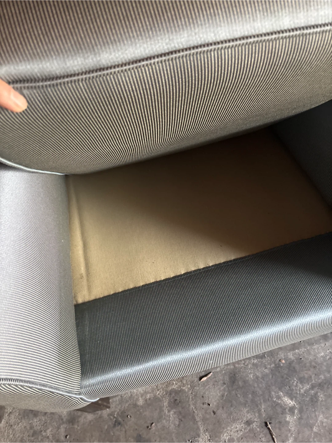 1 silver/turquoise wingback chair good condition - photo 4