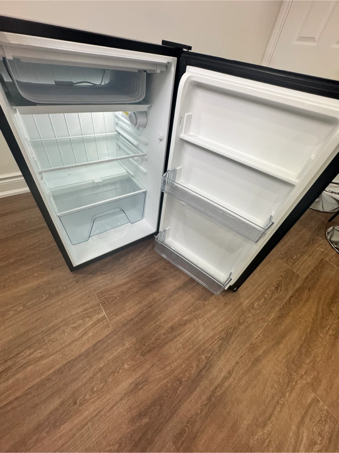Vissani Black Mini Fridge - photo 4