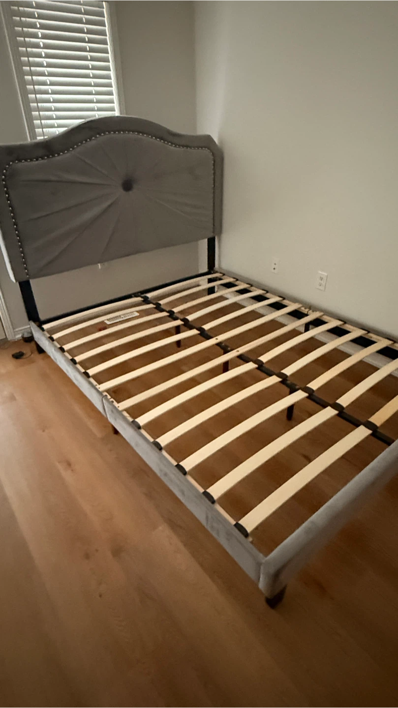 Queen Size Grey Velvet Platform Bed Frame - Excellent Condition - photo 2