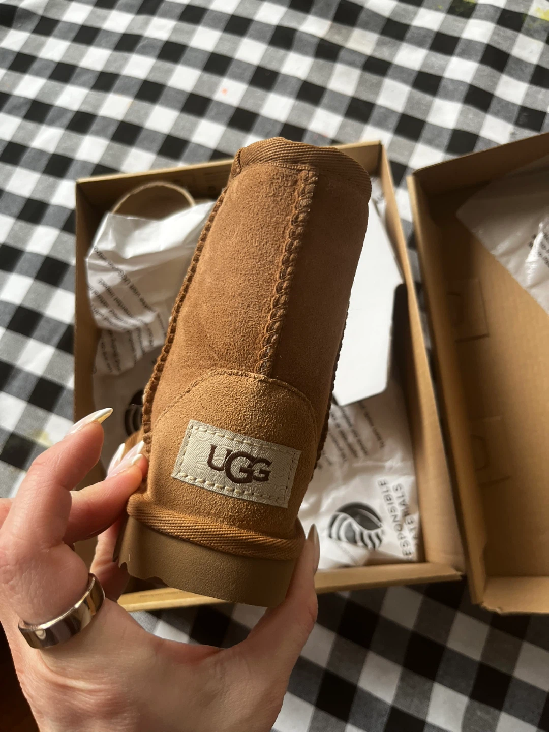 UGG Classic II kids  Boots - Size 7 (New) - photo 4