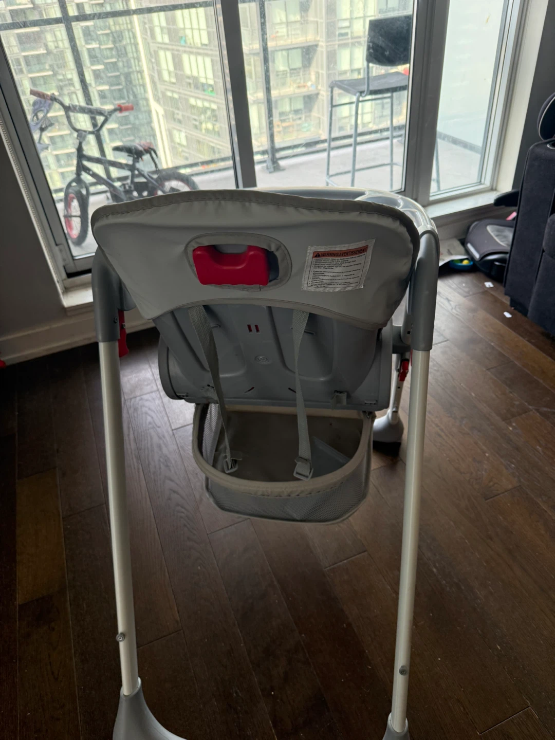 Living Basics High Chair - Great Condition! - photo 3