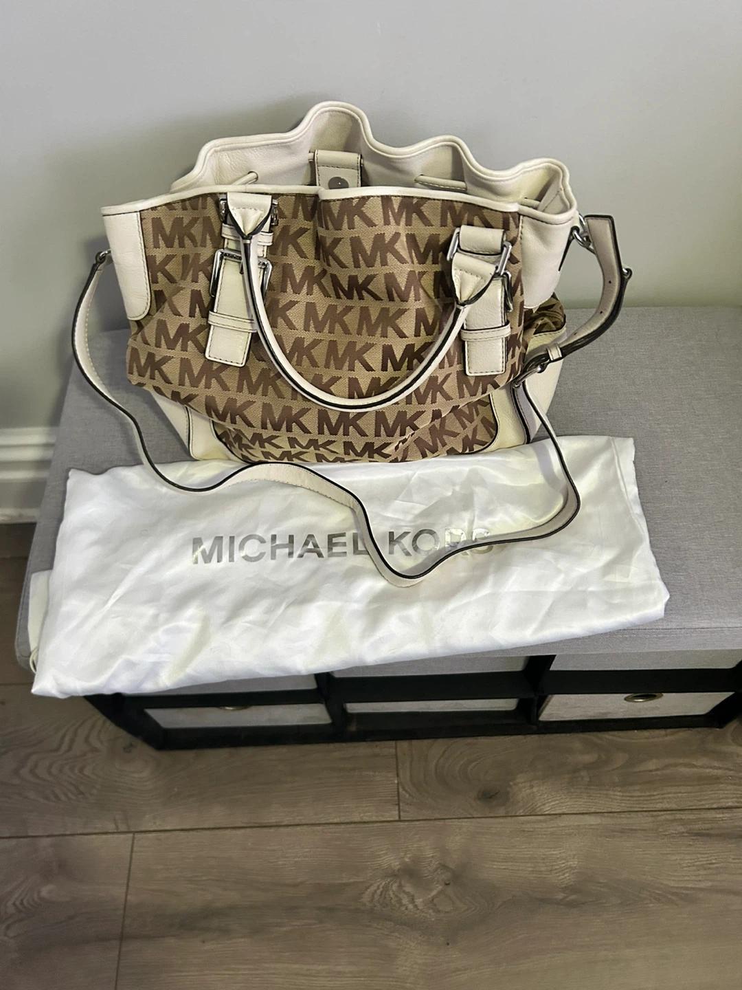 Michael Kors Beige/Brown MK Logo Satchel - photo 2