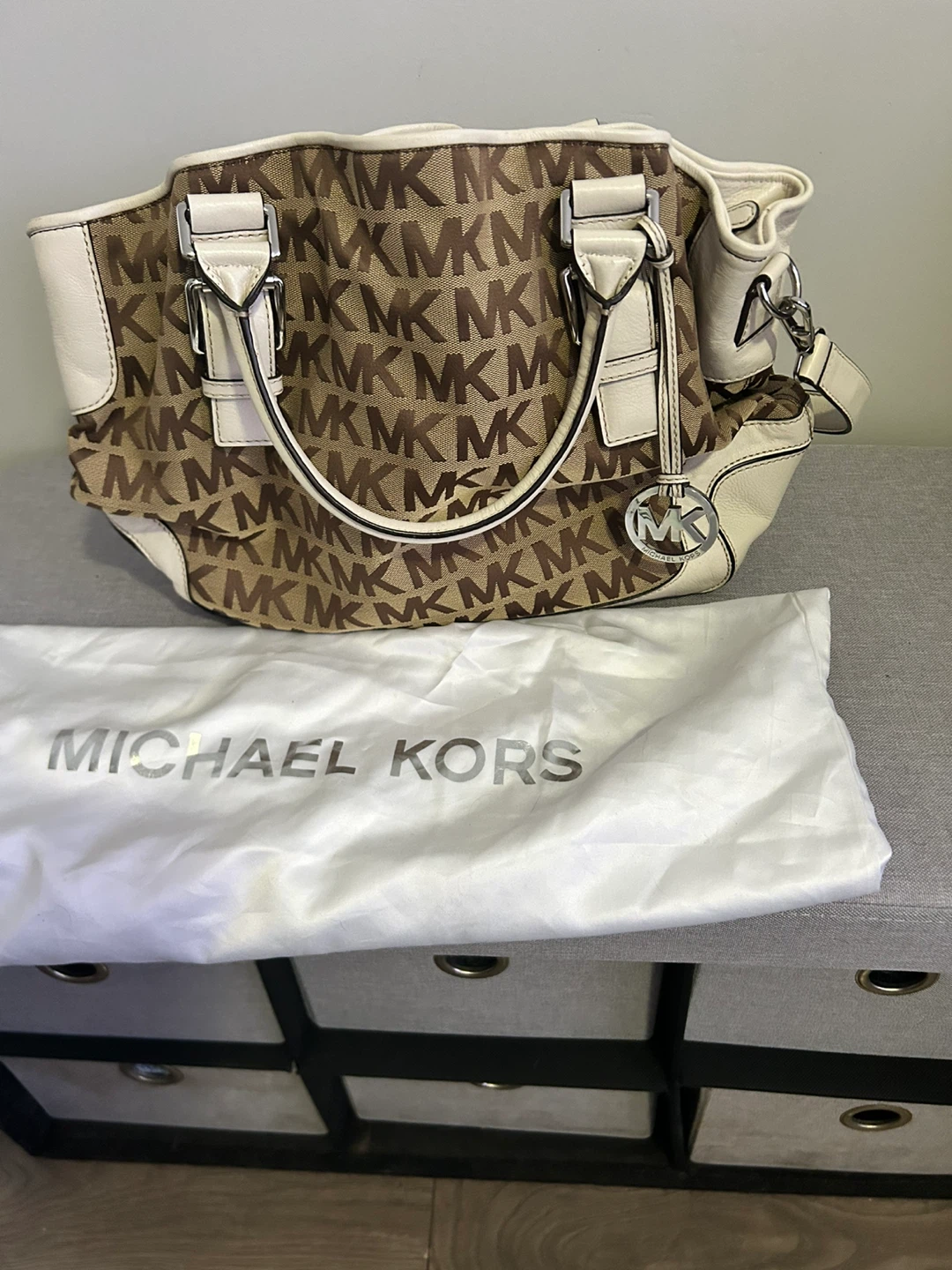 Michael Kors Beige/Brown MK Logo Satchel - photo 3