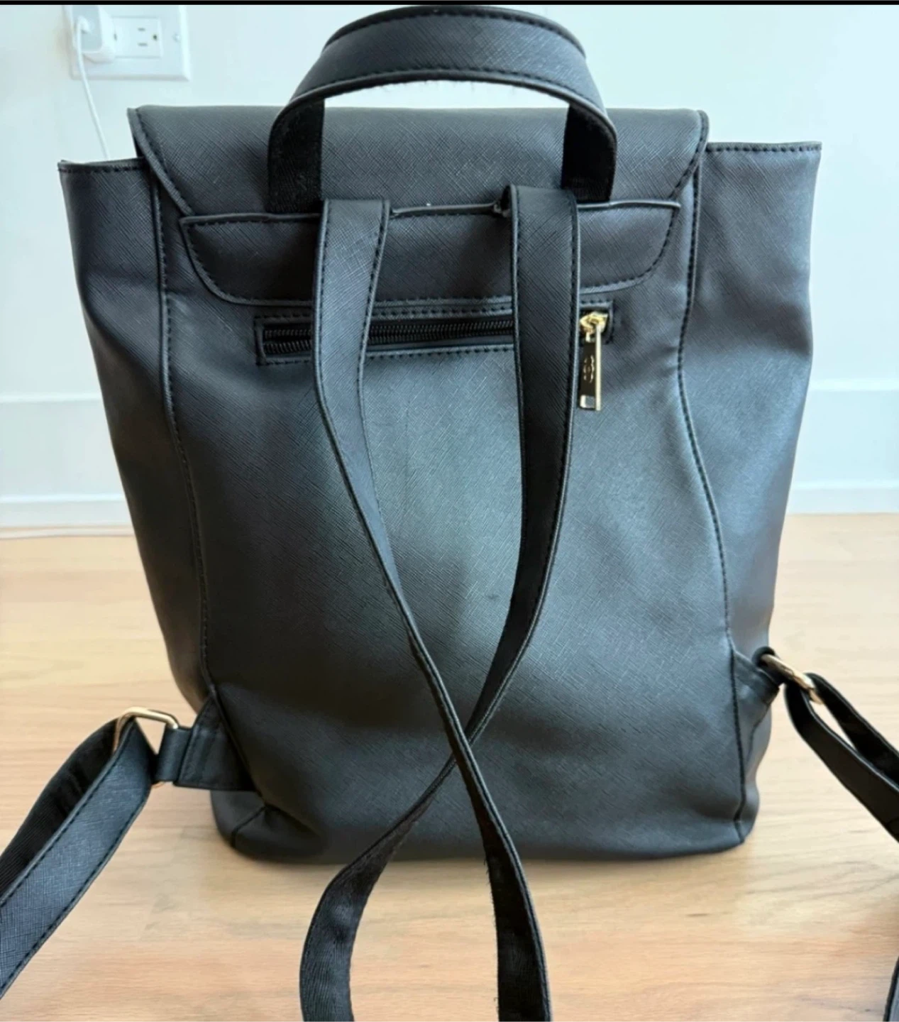 Black and Gold Backpack - photo 2