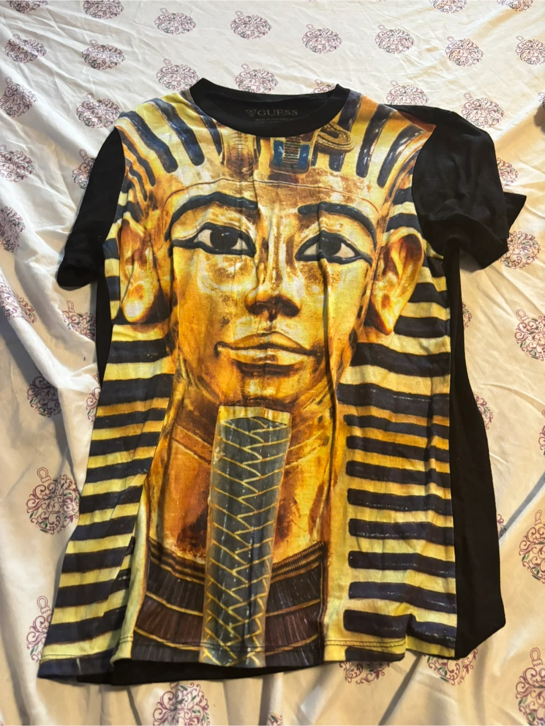 Guess Graphic Tee - Size M