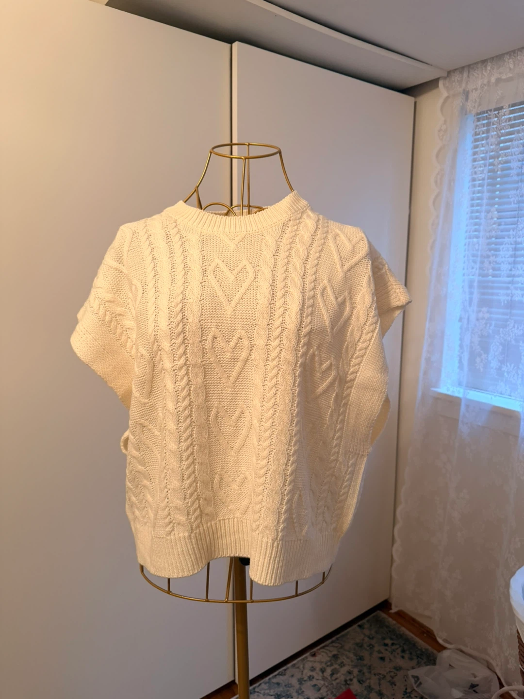 🧡New with tags - Francesca's Cream Cable Knit Top - Size M - photo 2