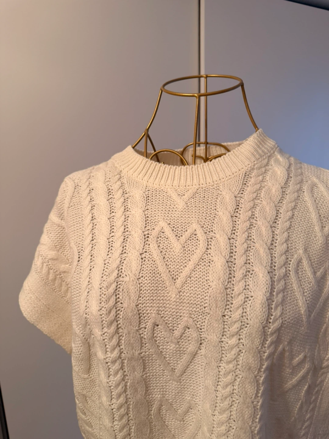 🧡New with tags - Francesca's Cream Cable Knit Top - Size M