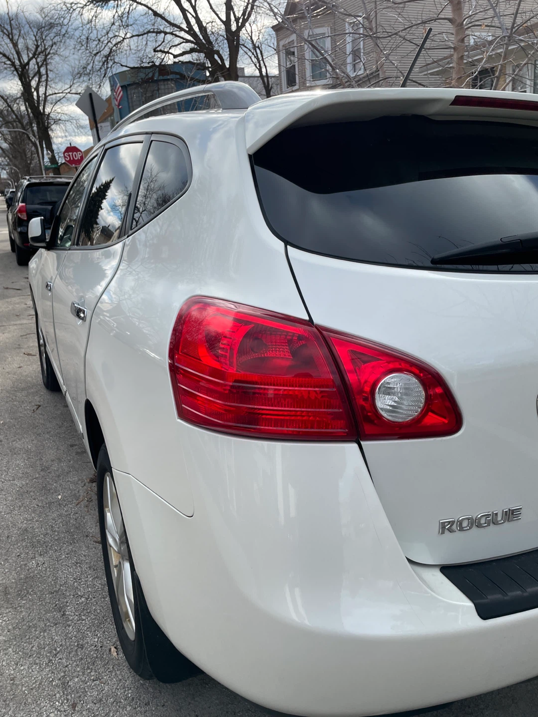 Nissan Rogue SV AWD White SUV - photo 2