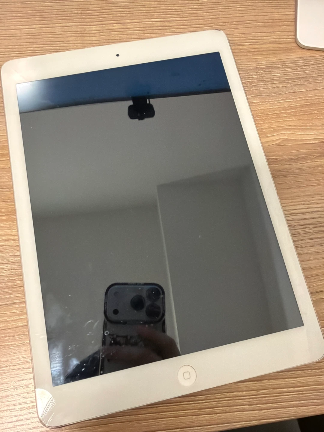 Apple iPad Air 1 Wi-Fi, Model A1474 16GB