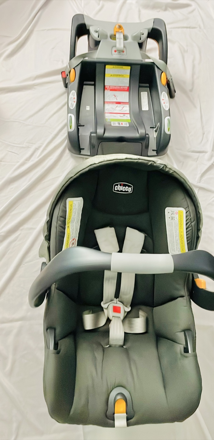 Chicco Infant Car Seat with Base - photo 2
