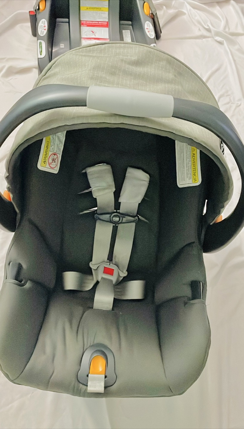 Chicco Infant Car Seat with Base - photo 4
