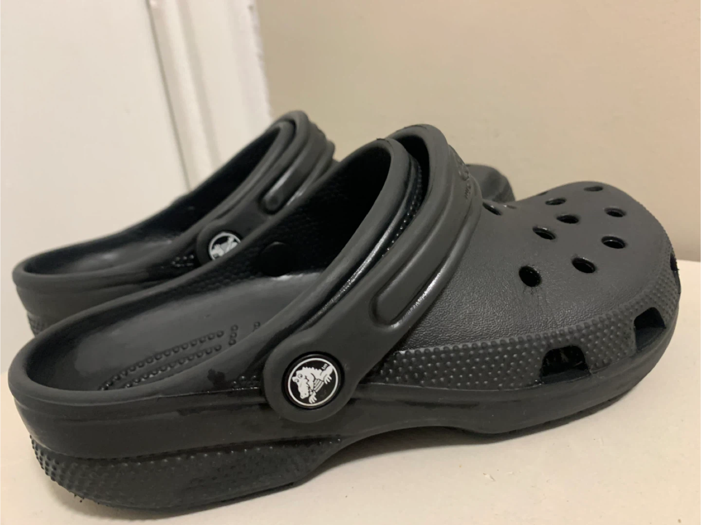 Crocs Classic Clog - Black, Size 5 - photo 2