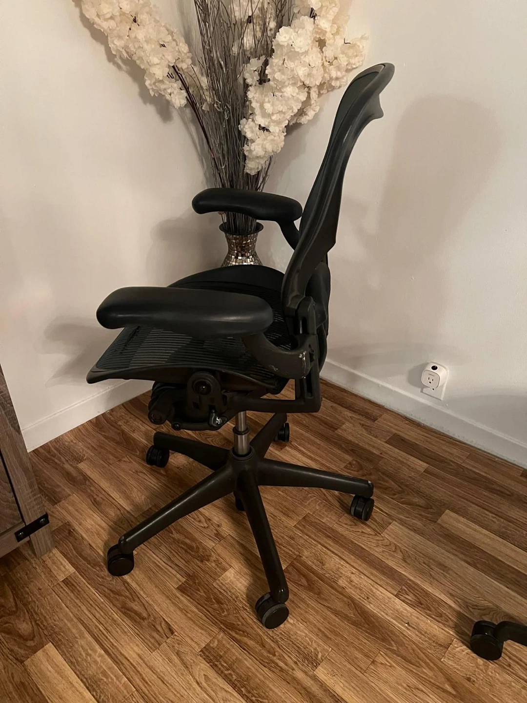 Herman Miller Mirra Chair - Black - photo 2