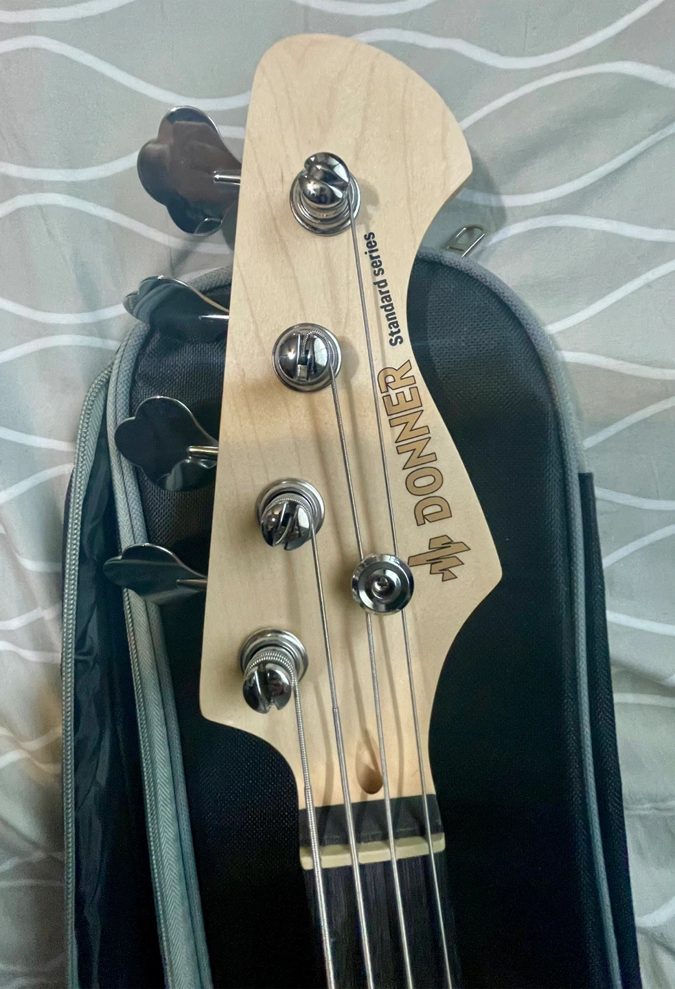 Donner Standard Series Electric Bass Guitar - photo 3