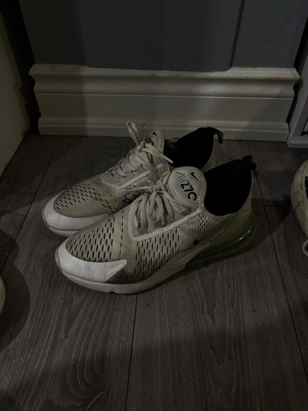 Nike Air Max 270 - Size 8