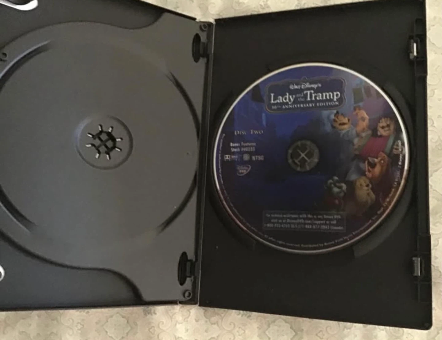 Walt Disney's Lady and the Tramp 50th Anniversary Edition DVD - photo 3