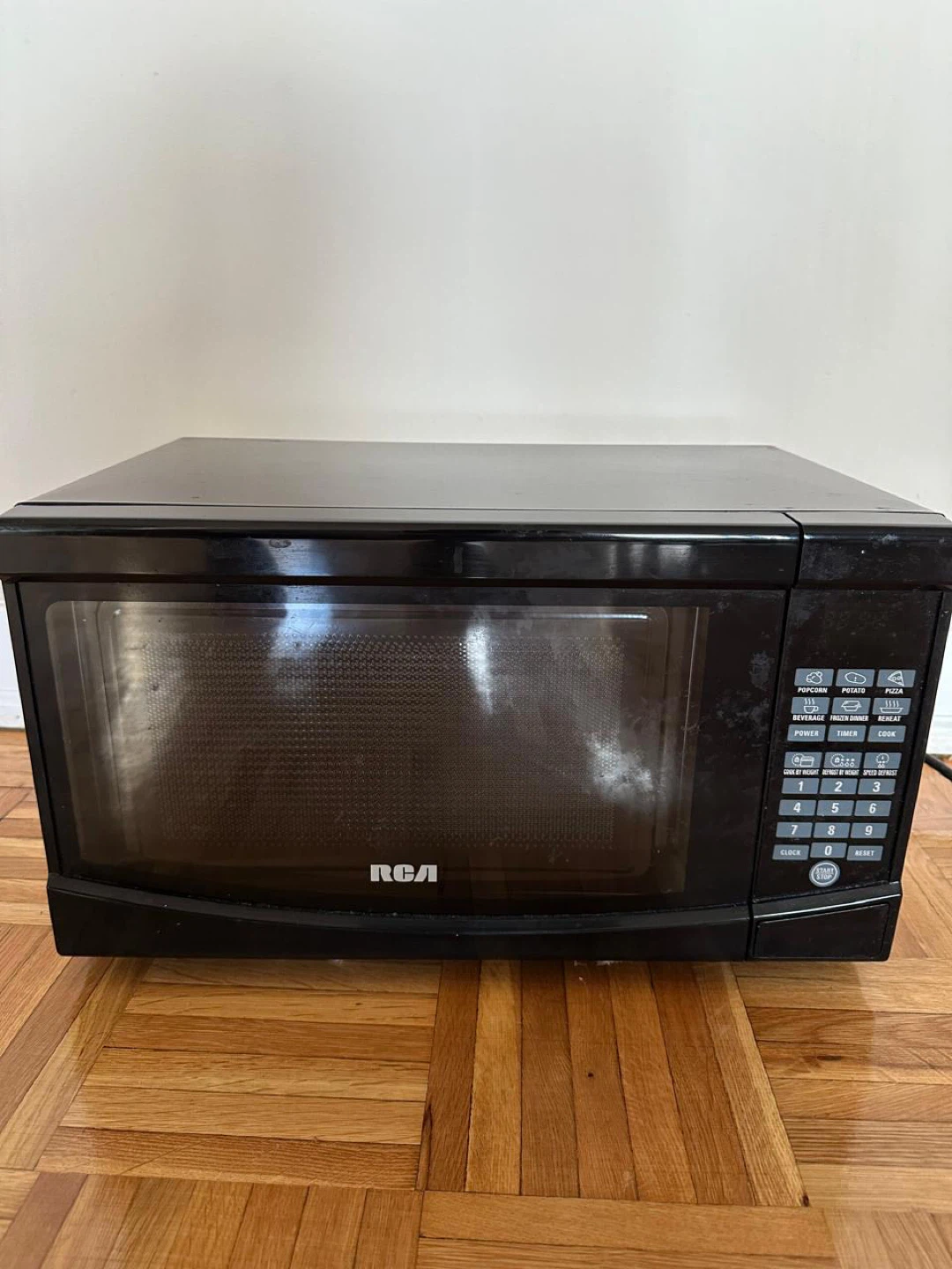 RCA Microwave - Black