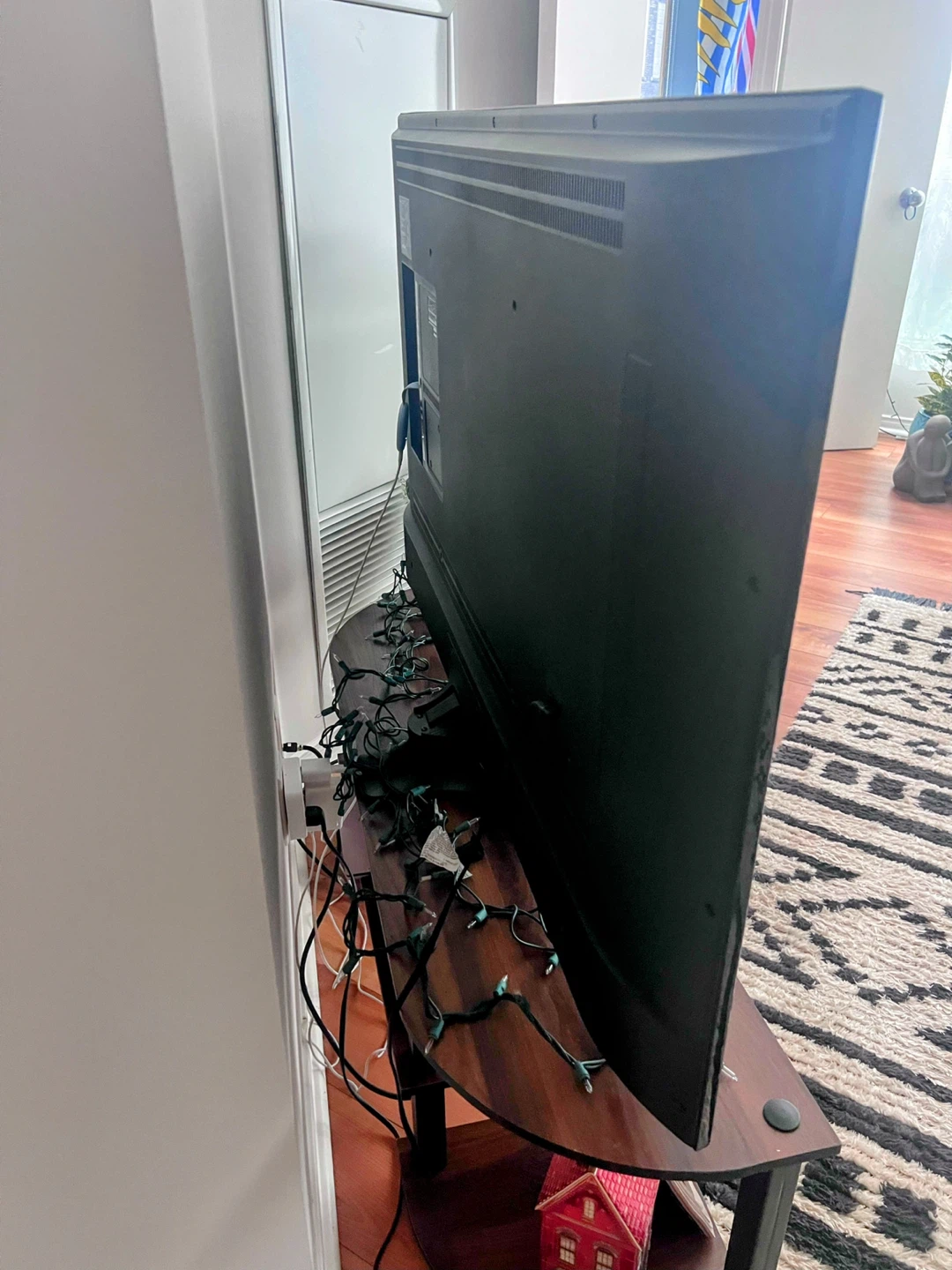 Samsung 55” UHD 4K Smart TV – Excellent Condition - photo 5