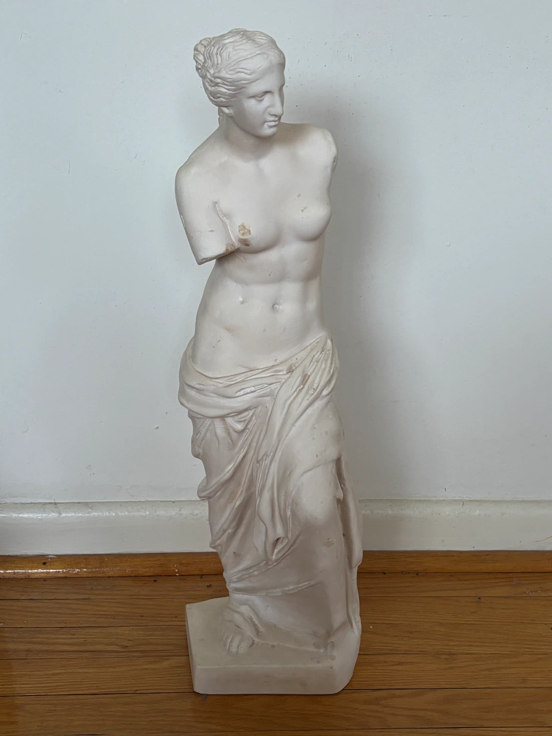 Vintage 19” Plaster Venus de Milo Statue - 49cm 🧡