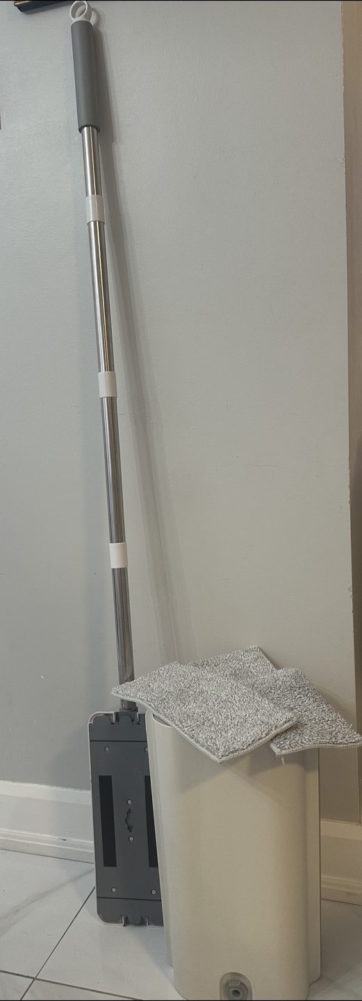 Self-Washing Flat Mop with Bucket