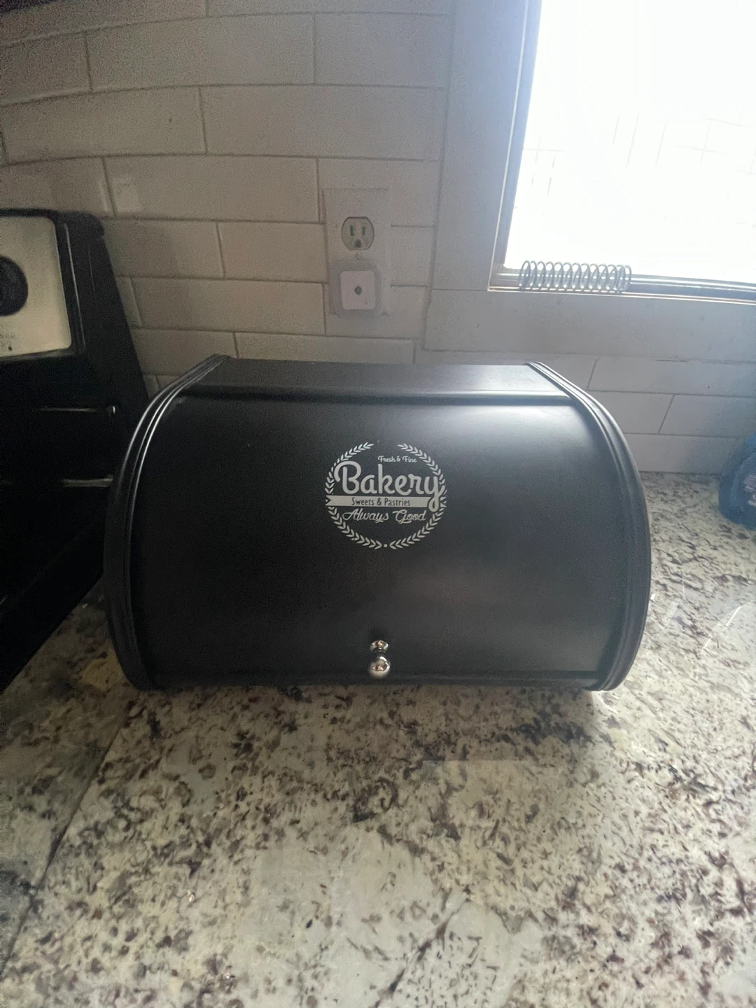 Black Bread Box - Keep Your Bread Fresh! - photo 2