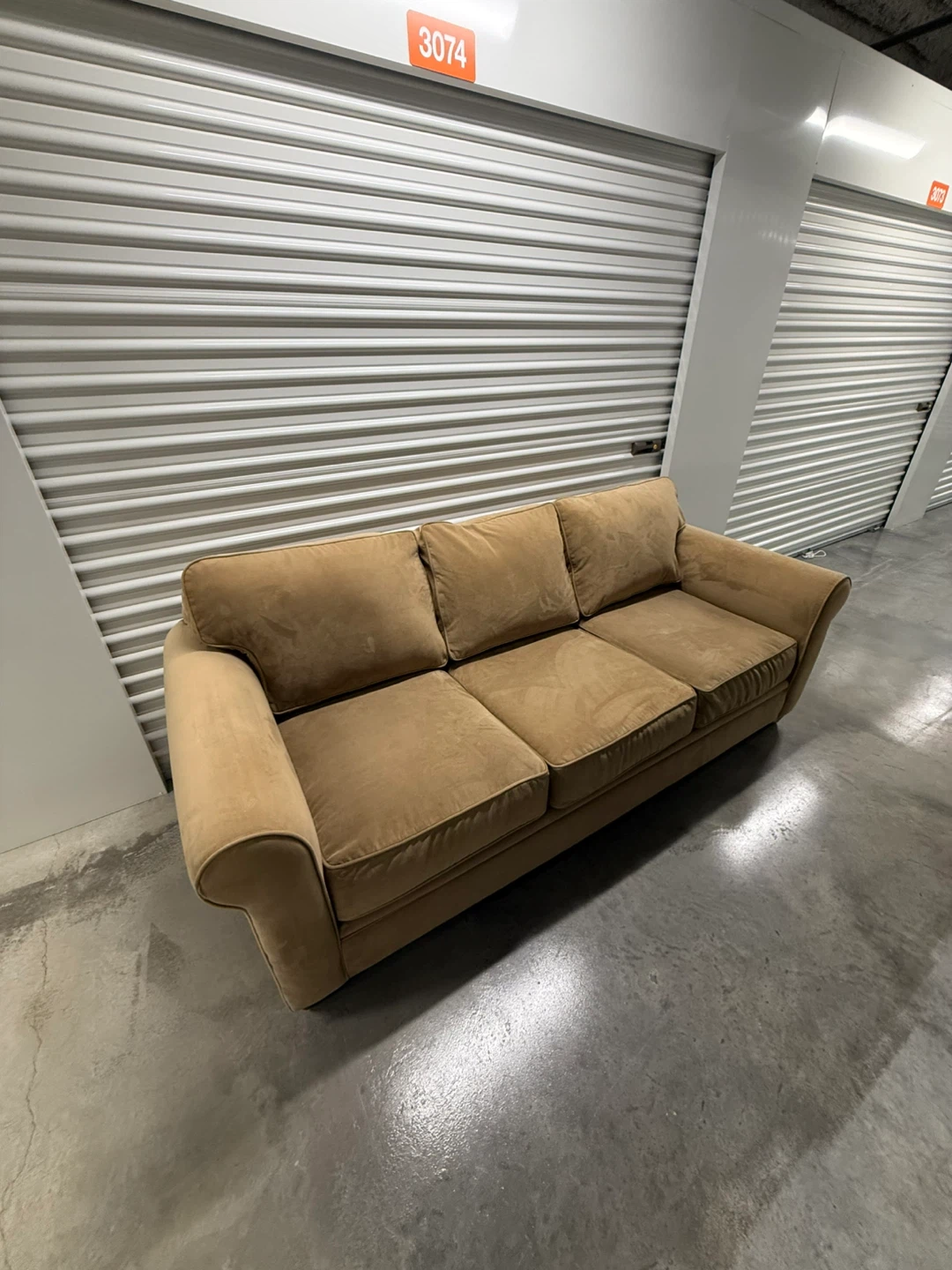 🚨Free Delivery NJ / NY Velvet Beige Sofa Clean and Odor Free