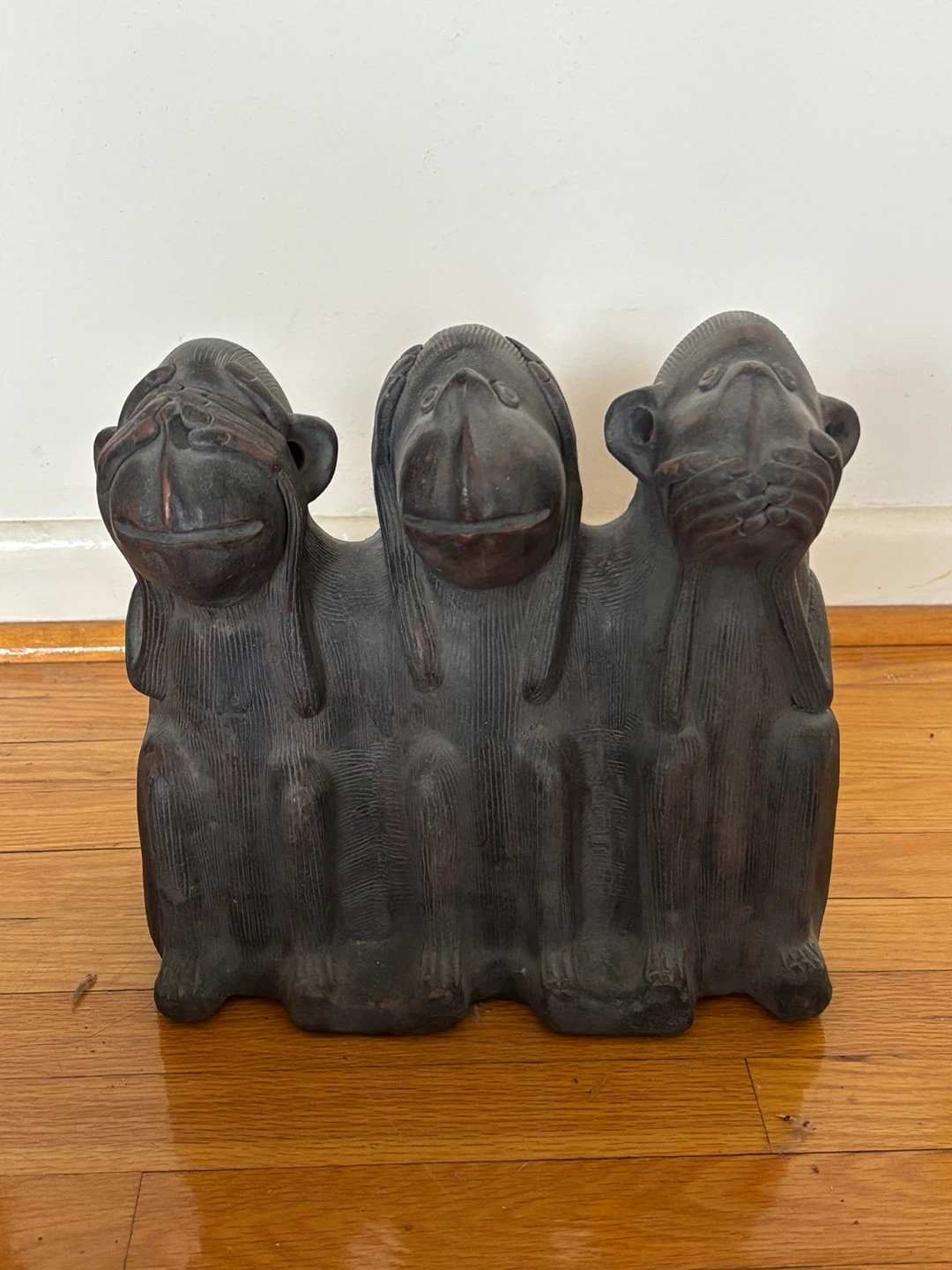 Three Wise Monkeys" Statue – 24cm Wide 🧡