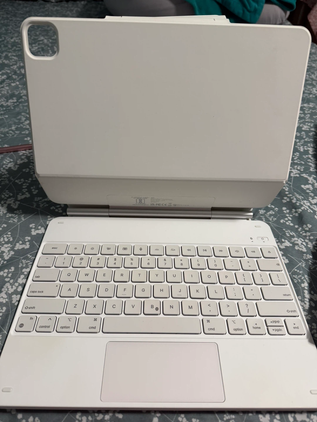 Apple iPad Pro Keyboard - White