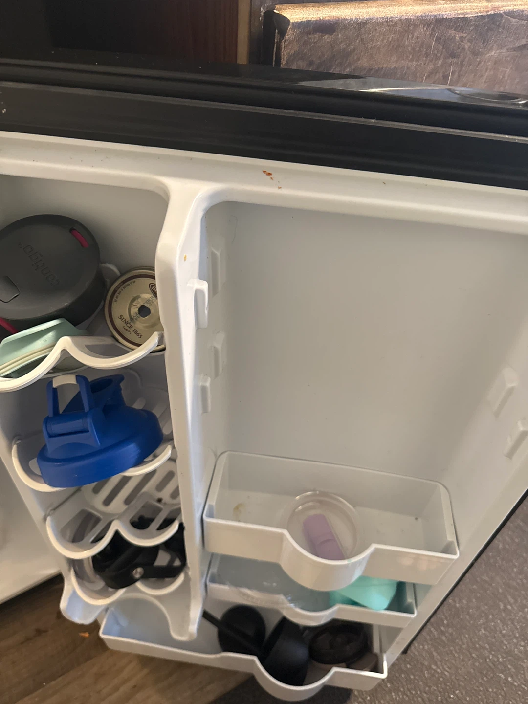 Danby Designer Compact Fridge - photo 3