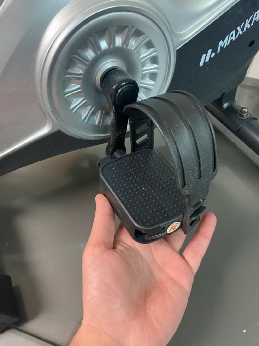 Under Desk Magnetic Pedal Exerciser – MAXKARE | Like New - photo 4