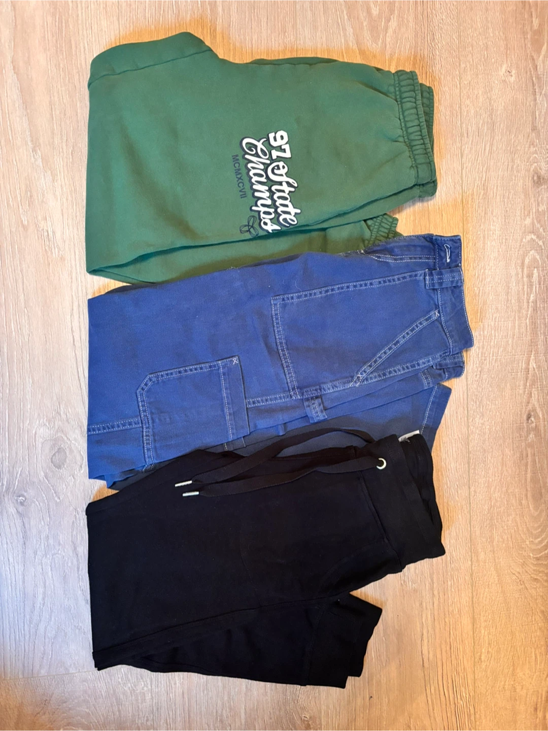 Assorted Women's Tops & bottoms- 6 Pcs Bundle - photo 3