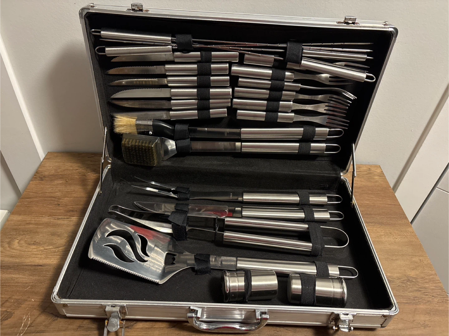 BBQ Grill Tool Set in Aluminum Case - photo 3