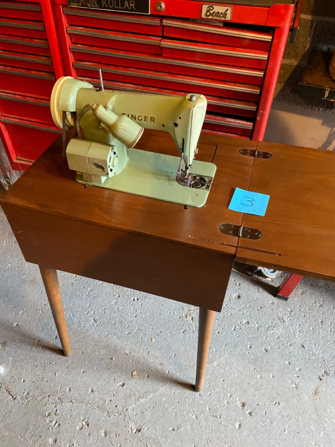 Vintage Singer Sewing Machine with Cabinet - photo 2
