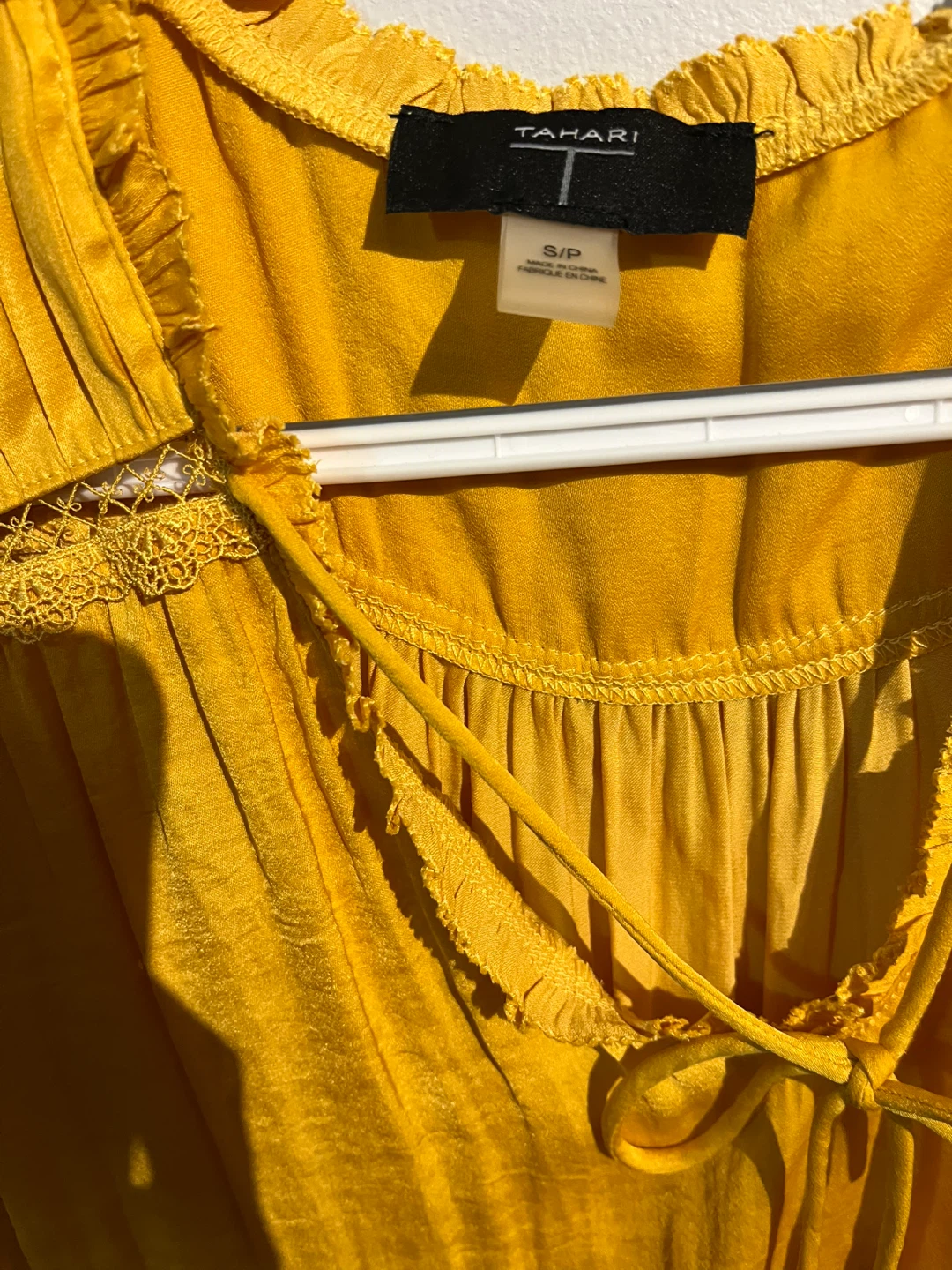Tahari Yellow Ruffle Blouse - Size S 🧡 - photo 3