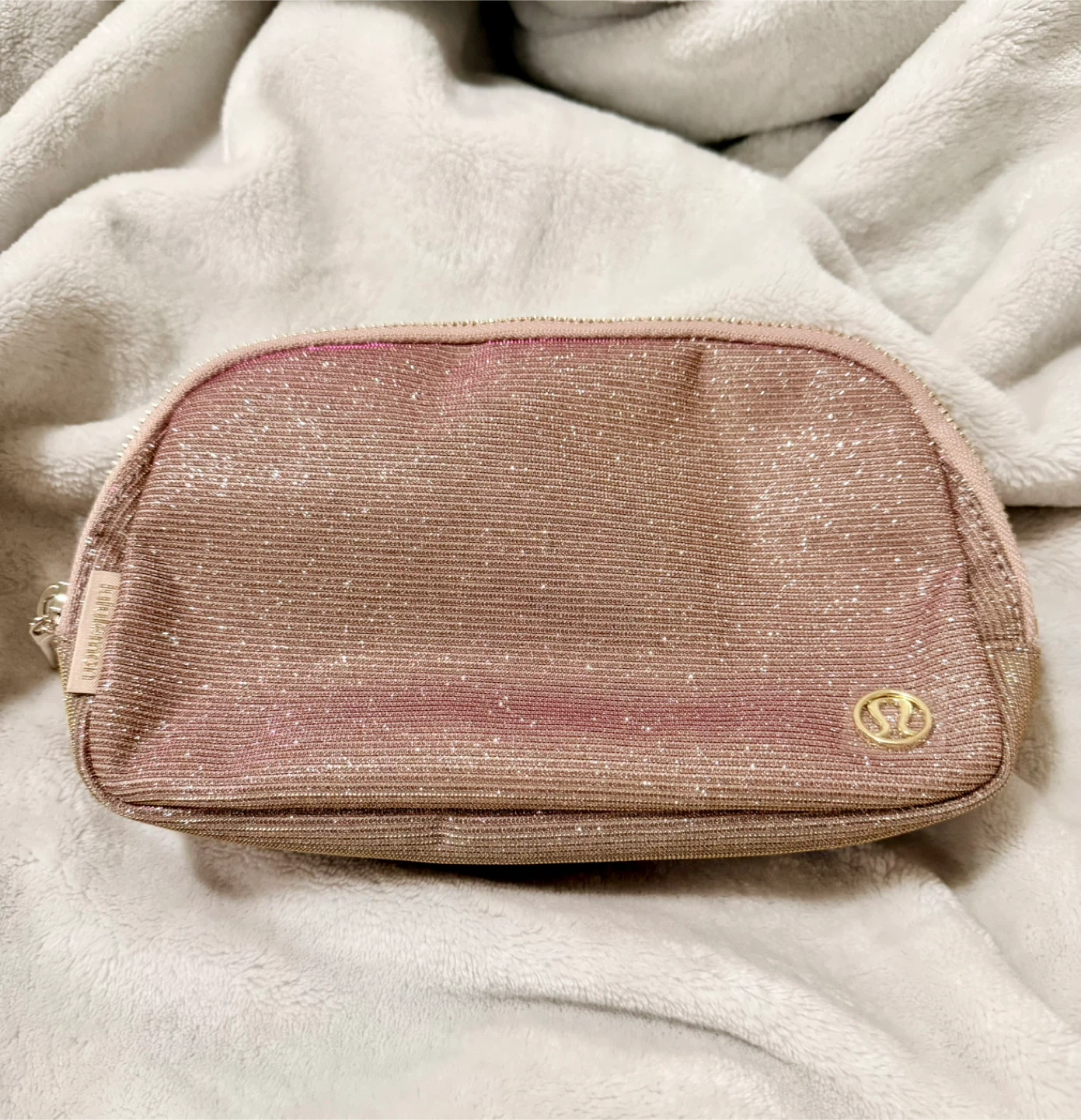 🆕Lululemon Everywhere Belt Bag Glitter