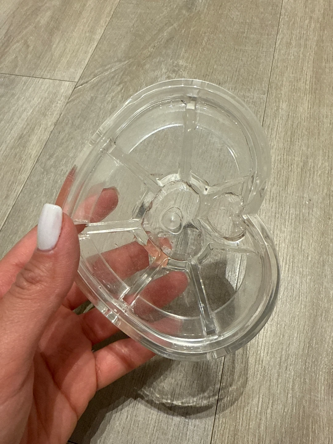 Clear Acrylic Heart-Shaped Makeup Organizer - photo 4