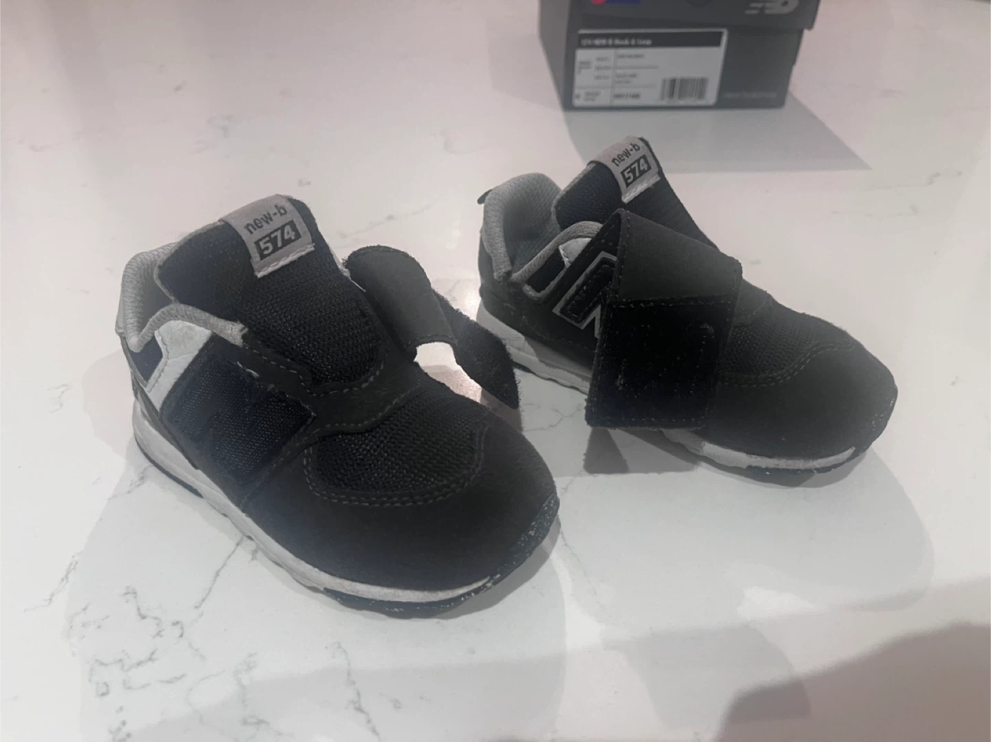 Size 7 New Balance 574 Hook & Loop Kids' Shoes  🧡 - photo 3