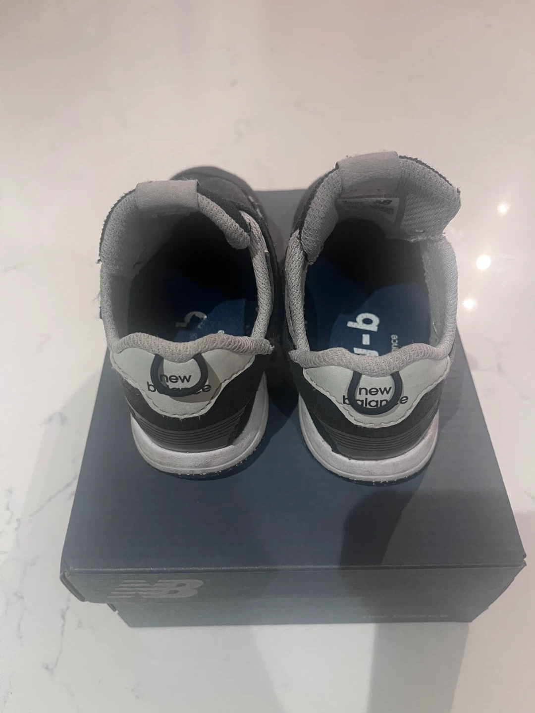Size 7 New Balance 574 Hook & Loop Kids' Shoes  🧡 - photo 2