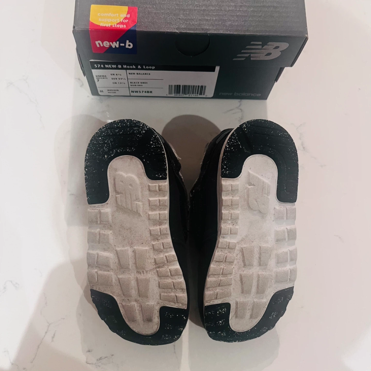 Size 7 New Balance 574 Hook & Loop Kids' Shoes  🧡 - photo 5