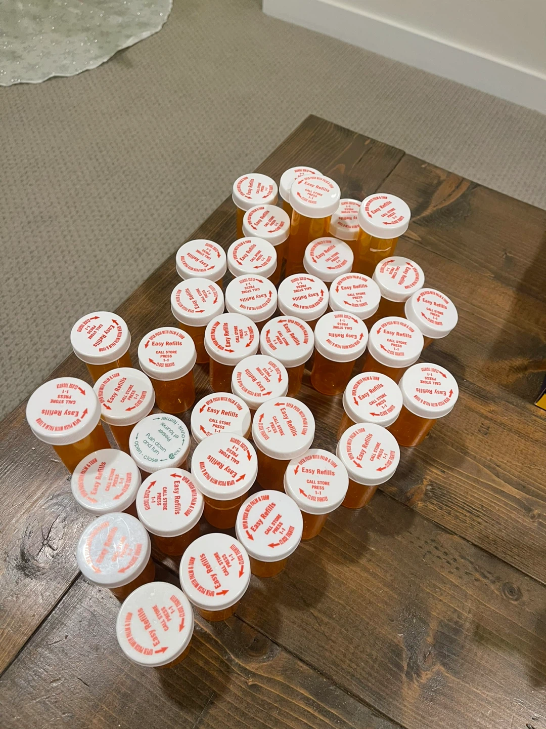 🧡Empty pill bottles - photo 2
