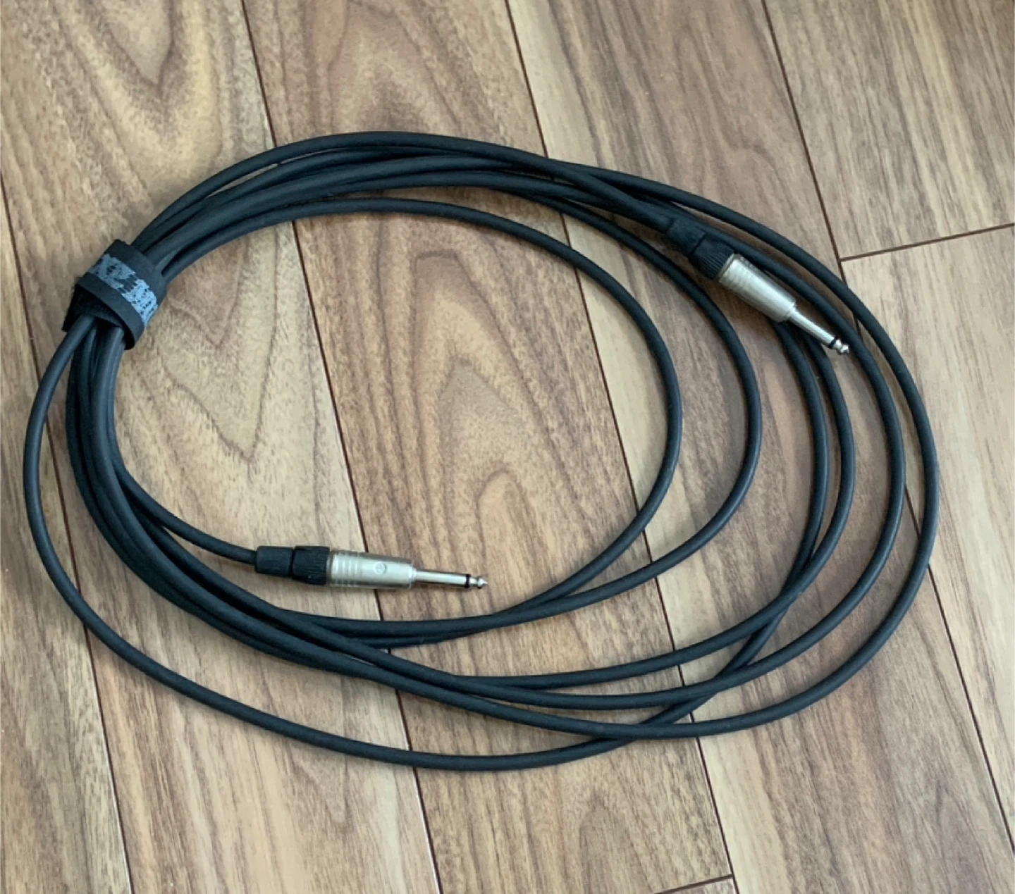 Black instrument cable