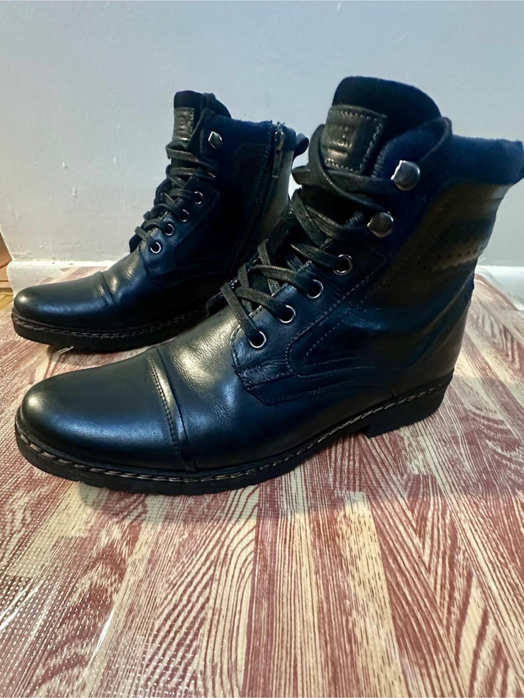 Steve Madden Black Leather Boots - Size 9 - photo 3