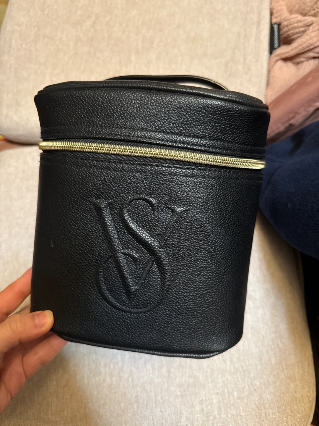 Victoria's Secret Black Round Cosmetic Bag🧡