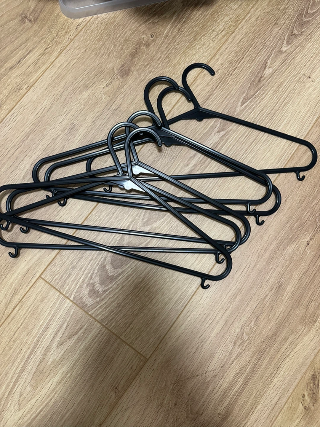 Black Plastic Clothes Hangers