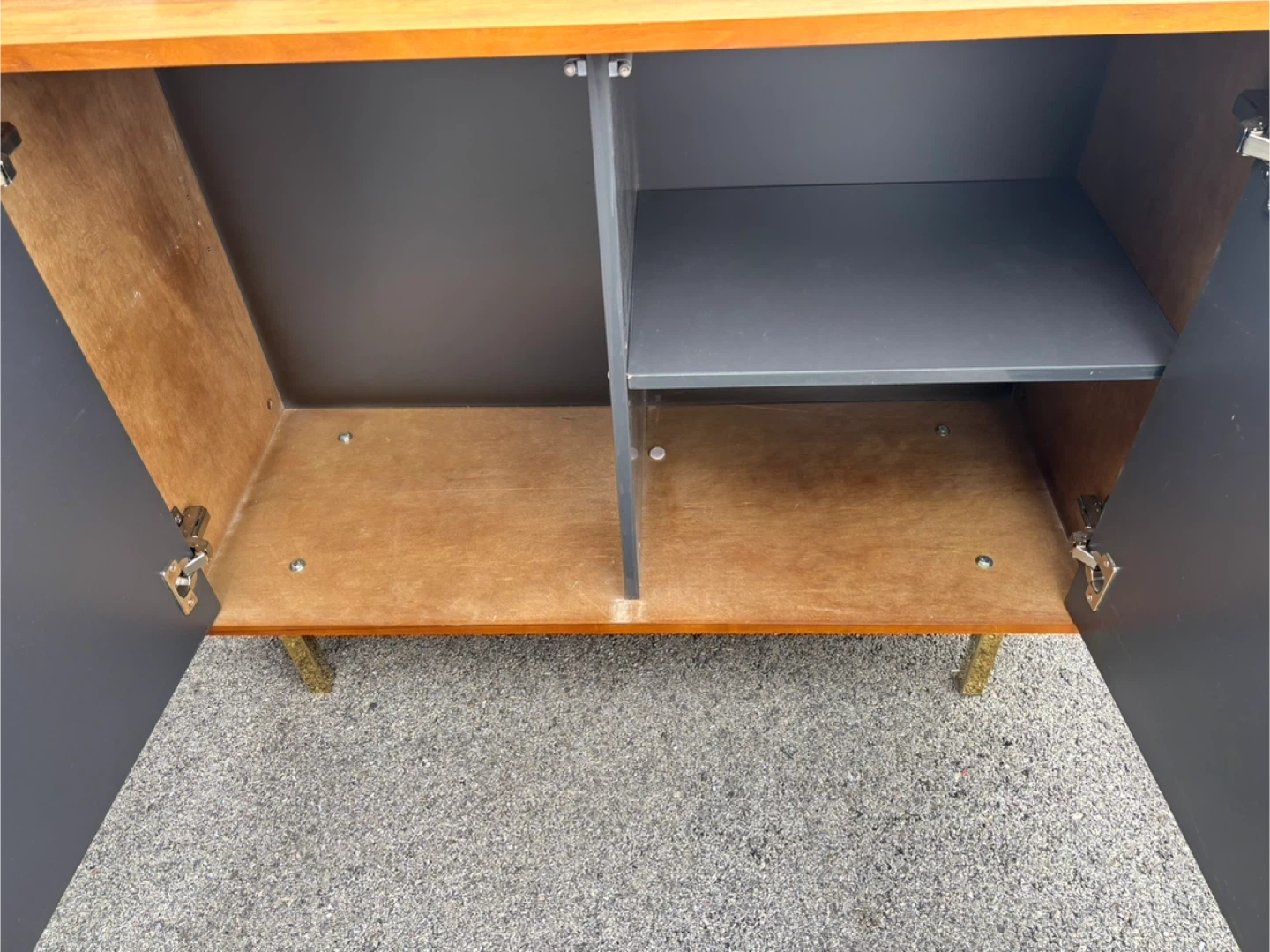 New real Wood Mirrored Door Cabinet - photo 4