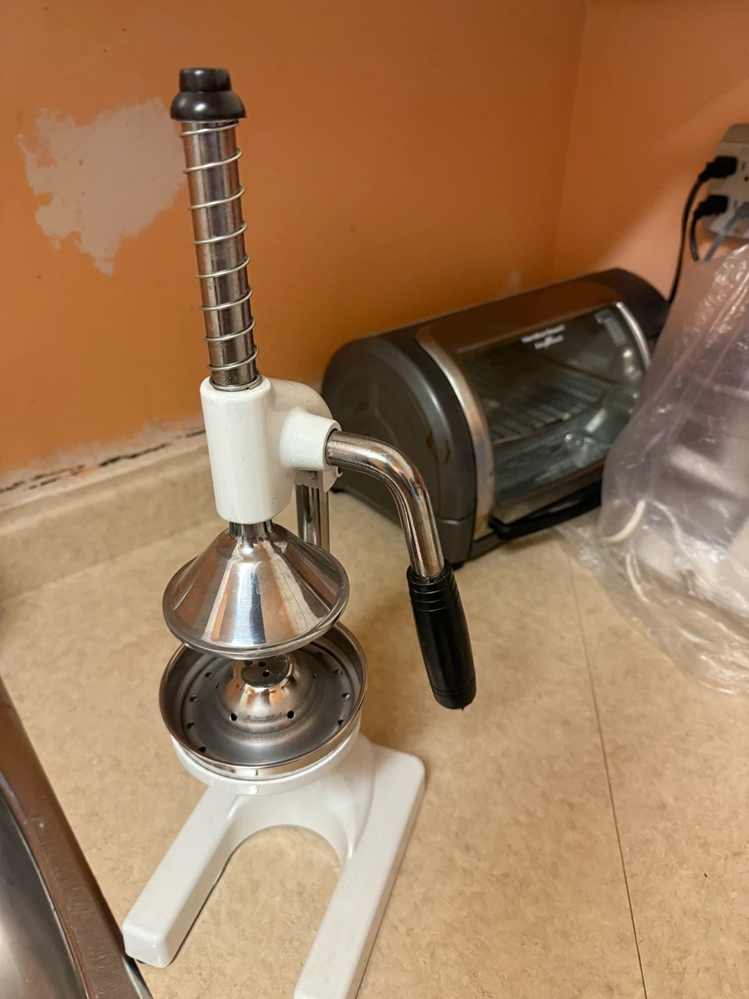 Manual Citrus Juicer - White