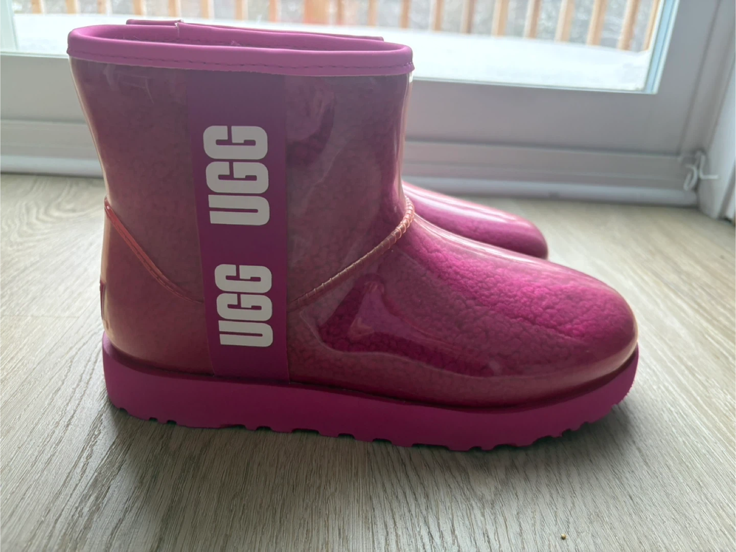 Ugg Pink Clear Boots size 9 - photo 4