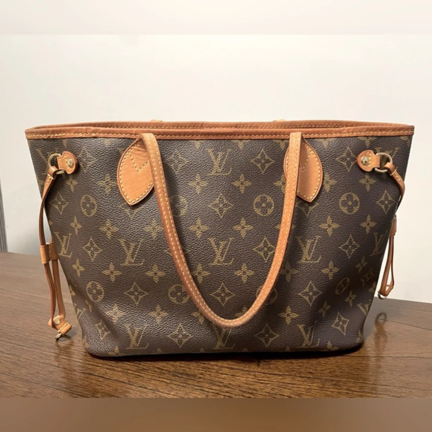 Louis Vuitton Neverfull MM tote bag